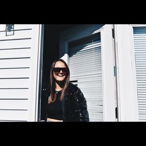 Meet your Posher, Glory